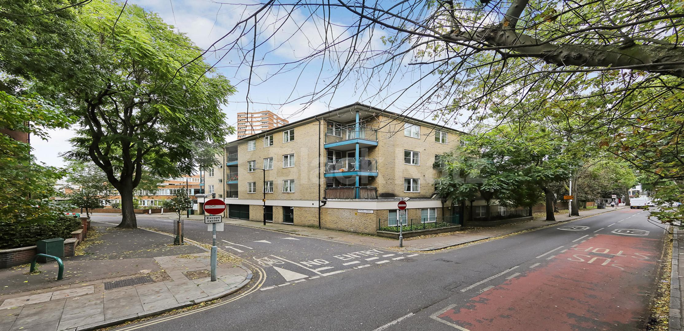 			LET , 1 Bedroom, 1 bath, 1 reception Apartment			 Long Lane, London Bridge